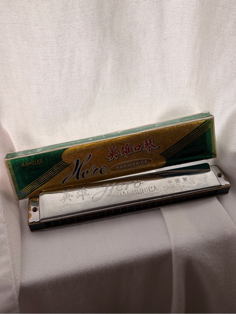 Hero 48-Hole Harmonica in Gold and Green wooden frame china Chinese item vintage